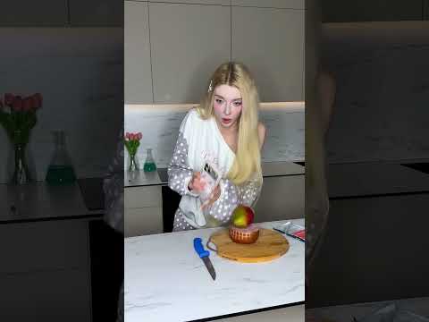 Cat Knocks Over Red Juice!#cat#shorts#1million#catshorts#catmemes#dangerous#viral#famous