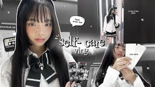 SELF CARE vlog 🥛🖤 early morning routine, skincare, daily outfit, *Solo Date* & trying K-photobooth