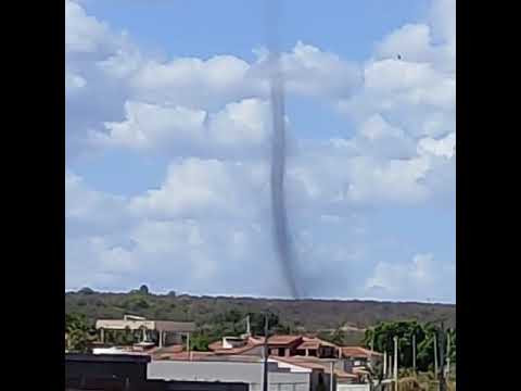 Especialista explica redemoinho que surpreendeu moradores de Apodi, no Oeste do RN