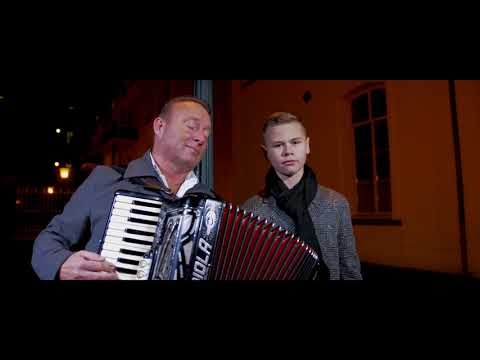 Sam Vanvelthoven - Voor Mij Geen Kerstdiner (officiële videoclip)