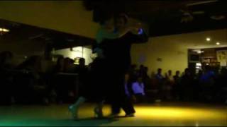 JOSE HALFON Y VIRGINIA CUTILLO EN LA MILONGA 10 (JULIO 2010) 4/4