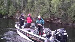 preview picture of video 'Crane Lake, Mn. Fishing or girls day on the lake'