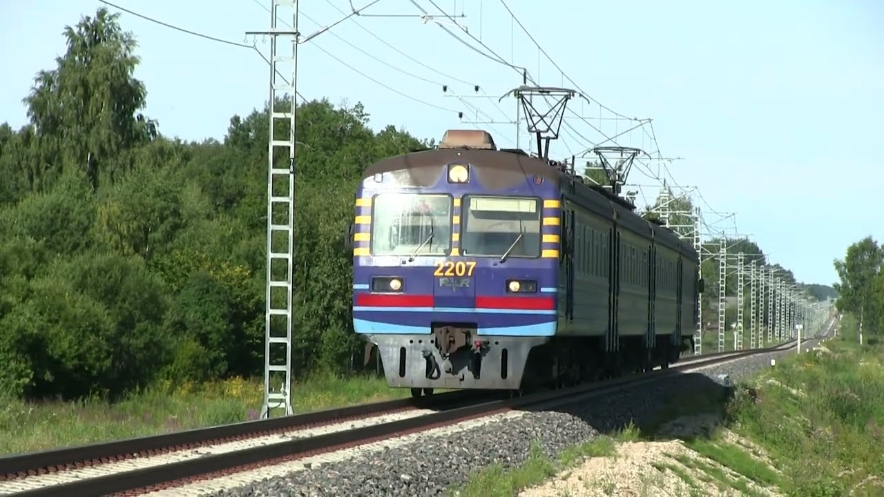 Электропоезд ЭР12-6001/6002 на о.п. Нийтвялья / ER12-6001/6002 EMU at Niitvälja stop