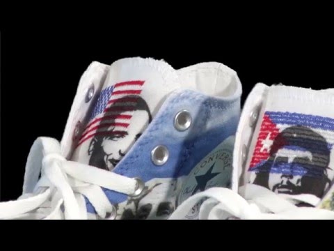 Unser Beitrag zum Golden Shirt Award 2016. Thema, Gegensätze ziehen sich an.
Sie sehen die Kombination von Textildruck und Stickerei auf einem fertig konfektioniertem Schuh.