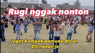 Download lagu karnaval lucu , kompak !! kostum karnaval jadul mp3