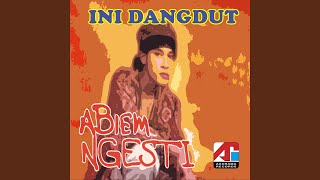 Download lagu Kugenggam Dunia mp3