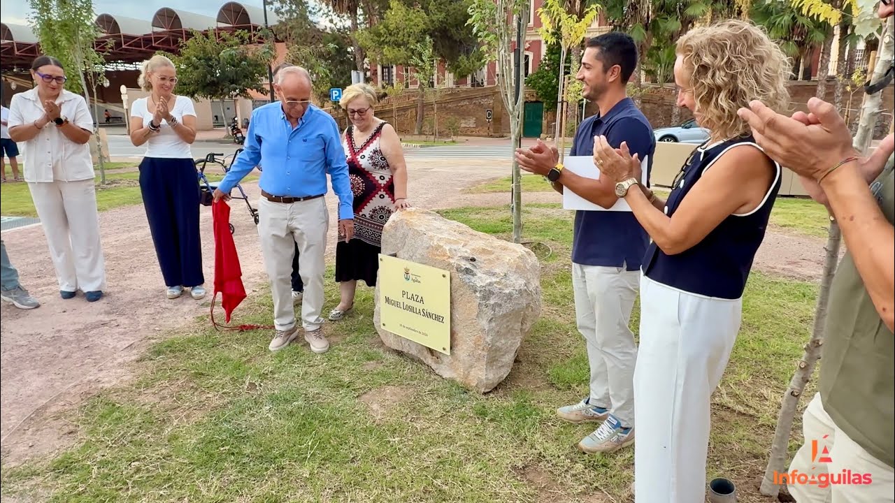 Miguel Losilla da desde hoy nombre a la plaza situada frente a la estación de ferrocarril en Águilas