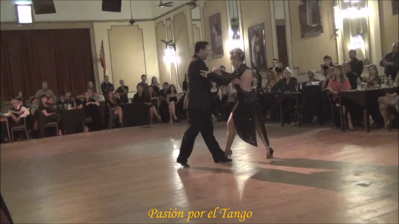 LAILA REZK y LEANDRO OLIVER Bailando el Vals EL AEROPLANO en YIRA YIRA MILONGA