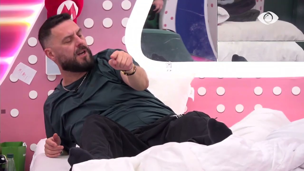 E di sa duroj unë si puna jote/ Diskutim mes Arditit dhe Mirit