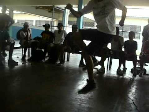 MaahSilva Vs Piratinha [WINS] MEET UP CARAPICUIBA 25/08/2012