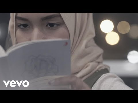 Fatin - Salahkah Aku Terlalu Mencintaimu (Official Lyric Video) (Video Lyric)