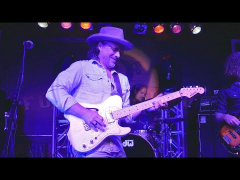 Josh Garrett 2018 05 04 Boca Raton, Florida - The Funky Biscuit - Floating Bridge +  Kind Hearted