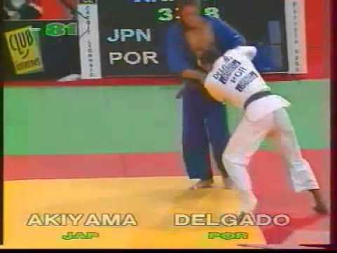 JUDO 2002 Tournois de Paris: Yoshihiro Akiyama 秋山 成勲 (JPN) - Nuno Delgado (POR)
