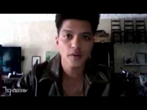 Bruno Mars: JUST LIKE ELVIS