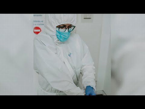 Se 'cuela' en el hospital de Getafe para retratar su realidad