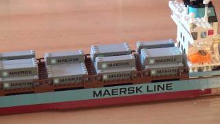 Test Lego Set 10155: Maersk Frachtschiff / Container Ship Review