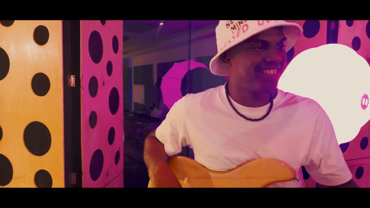 Músico "Querido" conquista corações com a música ‘Teu Refém’