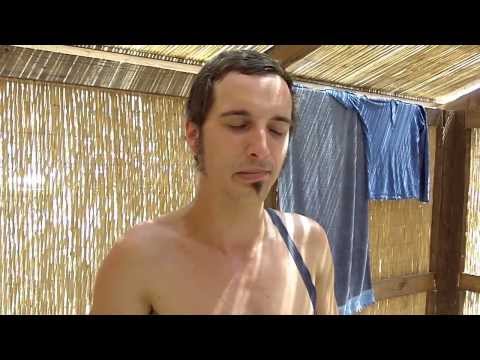 Dömötör Tamás (Döme Beatbox): multiphonic voice but no overtone singing.