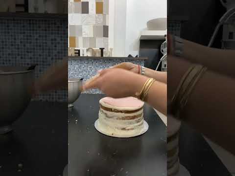 Buttercream flowers 🌸 cake  #cakedecorating #decorating #how #howto #buttercream #cakerecipe