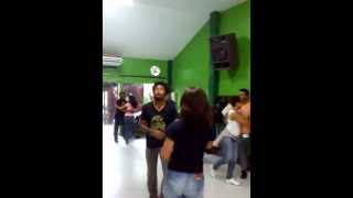 Julio Alvarez. Clases de rueda de casino, bailes populares y afro-cubanos