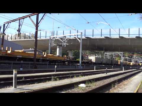 Pacific National's 2BW4 and a light engine movement - 10/11/15