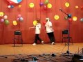 2 девушки танцуют танец под песни из фильма Шаг Вперёд 
