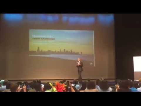 Barack Obama makes surprise appearance at South Side foundation event