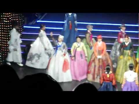 120623 MBC Concert London - 4Minute in Hanboks - Jihyun, Sohyun and Jiyoon!!