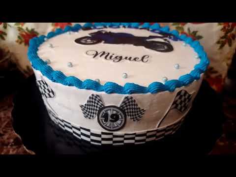 pastel con imágenes impresas en oblea