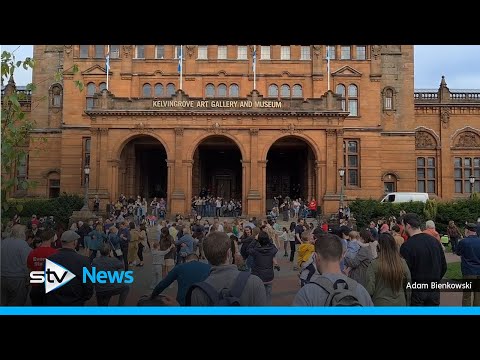Ceilidh Band gets people dancing in the streets of Glasgow