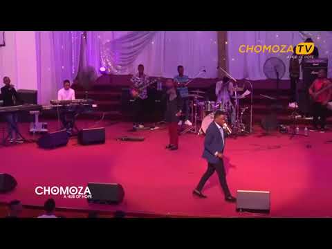 PAUL CLEMENT FT JOEL LWANGA (MUNGU HAWEZI KUKUWACHA) Live CC UPANGA TANZANIA