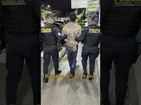 PNC rescata a niño de 8 años tomado de rehén por su propio padre que  incendió  casa en Villa Nueva