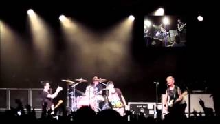 GREEN DAY Pulls Me On Stage To Sing Longview (3/11/13) TEMPE, AZ