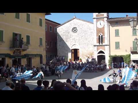 Gentleman Gipsy - Sbandieratori a San Quirico d'Orcia