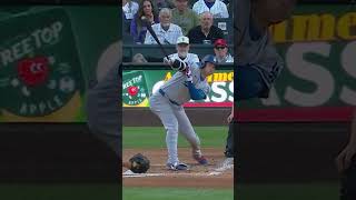 Shohei Ohtani extends his on-base streak to 52!