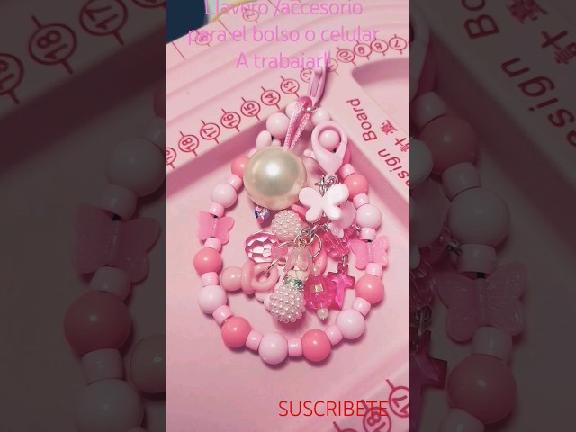Vídeo relacionado con Cobee - Llavero de dinosaurio lindo, llavero de regalo de caricatura kawaii con dinosaurio móvil, llaveros de coche para mujeres, hombres y mochilas, gris, Talla única