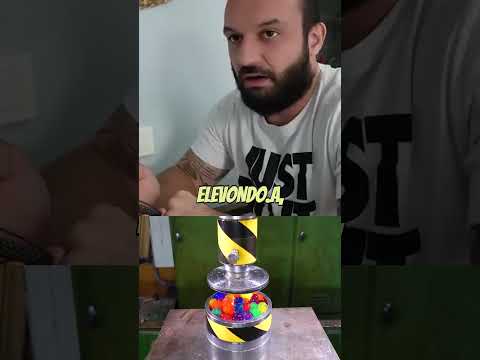 İçilen ortamda şarkıların en kalitesiz halini seven ve her konser kaydını bilen adam #Komik #komedi