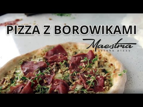 Pizzeria Maestria w Toruniu (cinematic handheld pizza b roll, pizza with forest mushrooms)
