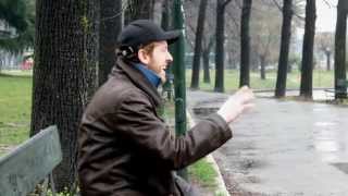 CASA DEGLI SPECCHI - &quot;Lui è vecchio, abelinato e col riporto, lei è giovane e alcolizzata&quot;