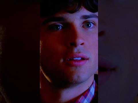 they have amnesia & still fall in love w/ lana & iris #theflash #smallville #barryallen #clarkkent