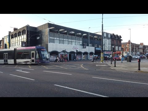 BLACKPOOL  monday afternoon walkabout,  amazing views at high tide. & Walking through the town area