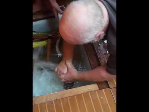 Fixing the heads - opening the sea-cock!