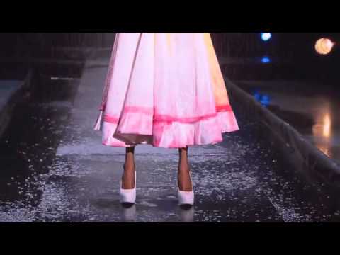 Sean Kelly's dress at the rainway