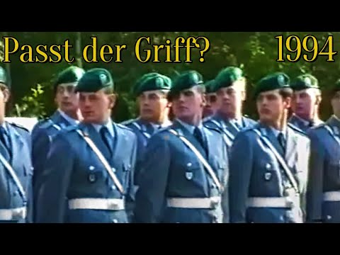 Passt der Griff? Warmgreifen im Jahr 1994: 6. Kompanie Wachbataillon BMVg - Der alte Infanteriegriff