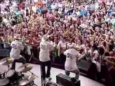 Los Primeros @ Dolphin Mall / BK Musica event