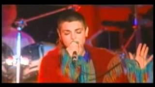 Sinead O&#39; Connor -  I am stretched on your grave