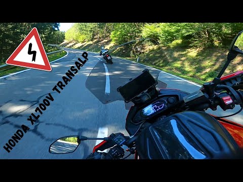 Honda XL700V Transalp (near highsided) followed by Yamaha Tracer 7 2021 (quickshifter)