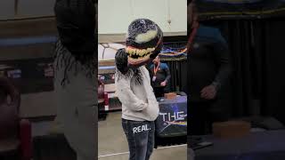 The best Halloween costume 🎃 (via: janamonji and luis_spiderknight)