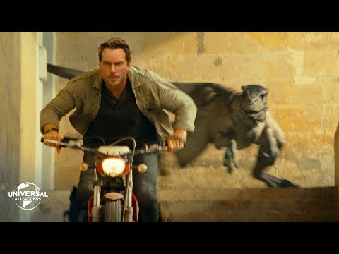 Thumbnail of the video: Chris Pratt's Dinosaur Herd - Extended Preview