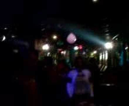 Kdo neskáče neni Čech